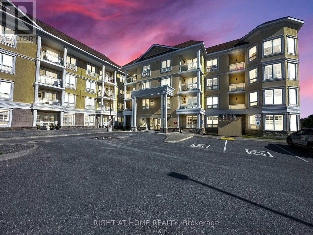412 - 21 Brookhouse Drive, Clarington (newcastle)