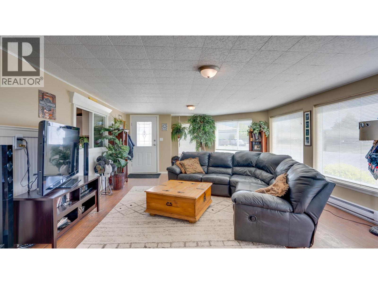 4767 Grandview Flats N Road. Armstrong, British Columbia