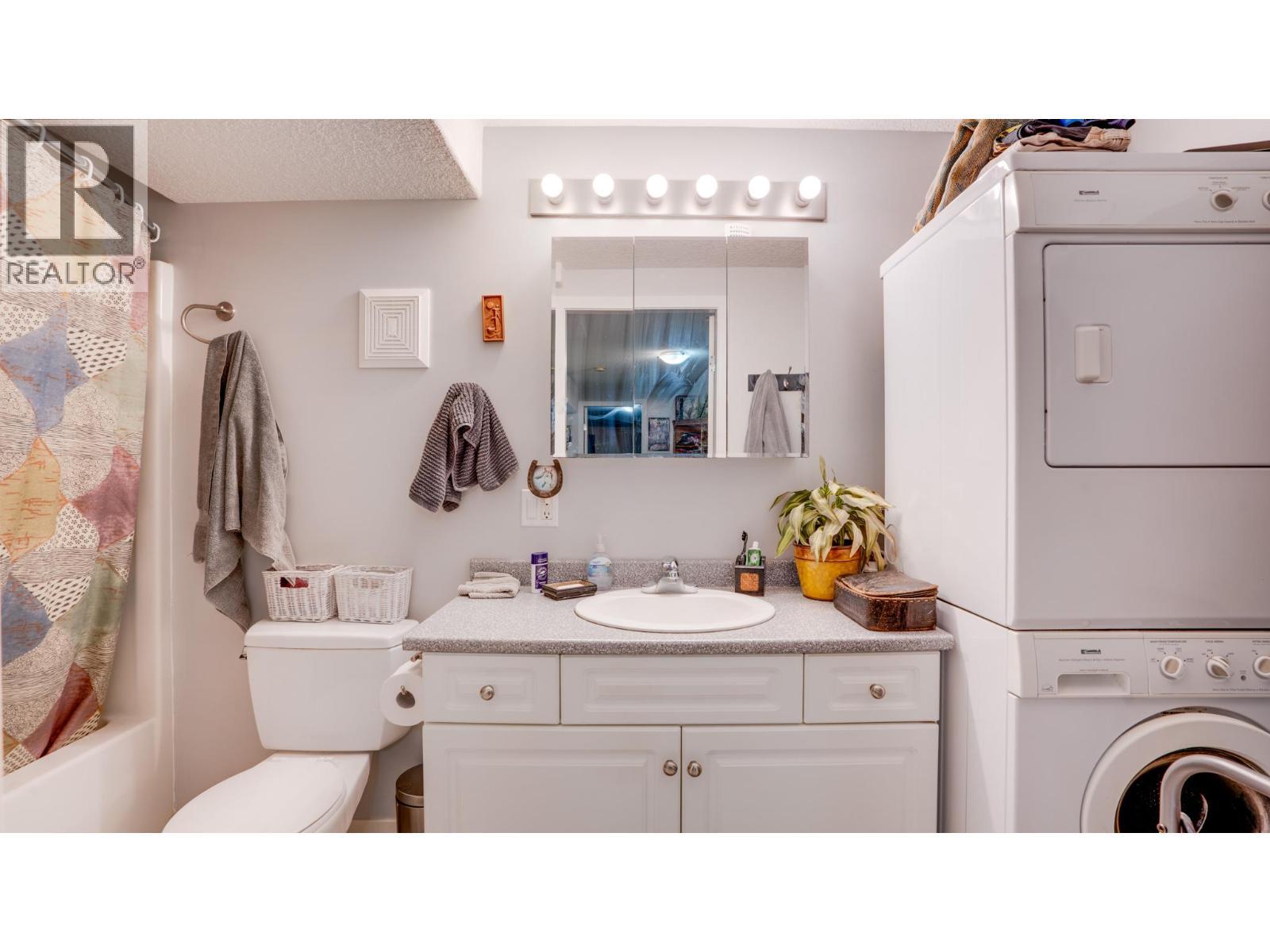 4767 Grandview Flats N Road. Armstrong, British Columbia