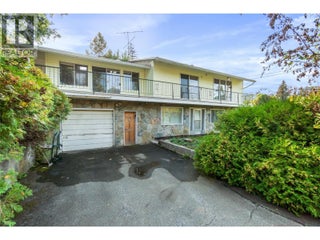 2602 Blind Bay Road. Blind Bay, British Columbia