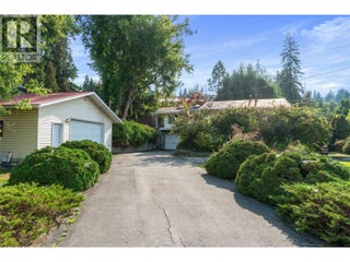 2602 Blind Bay Road. Blind Bay, British Columbia