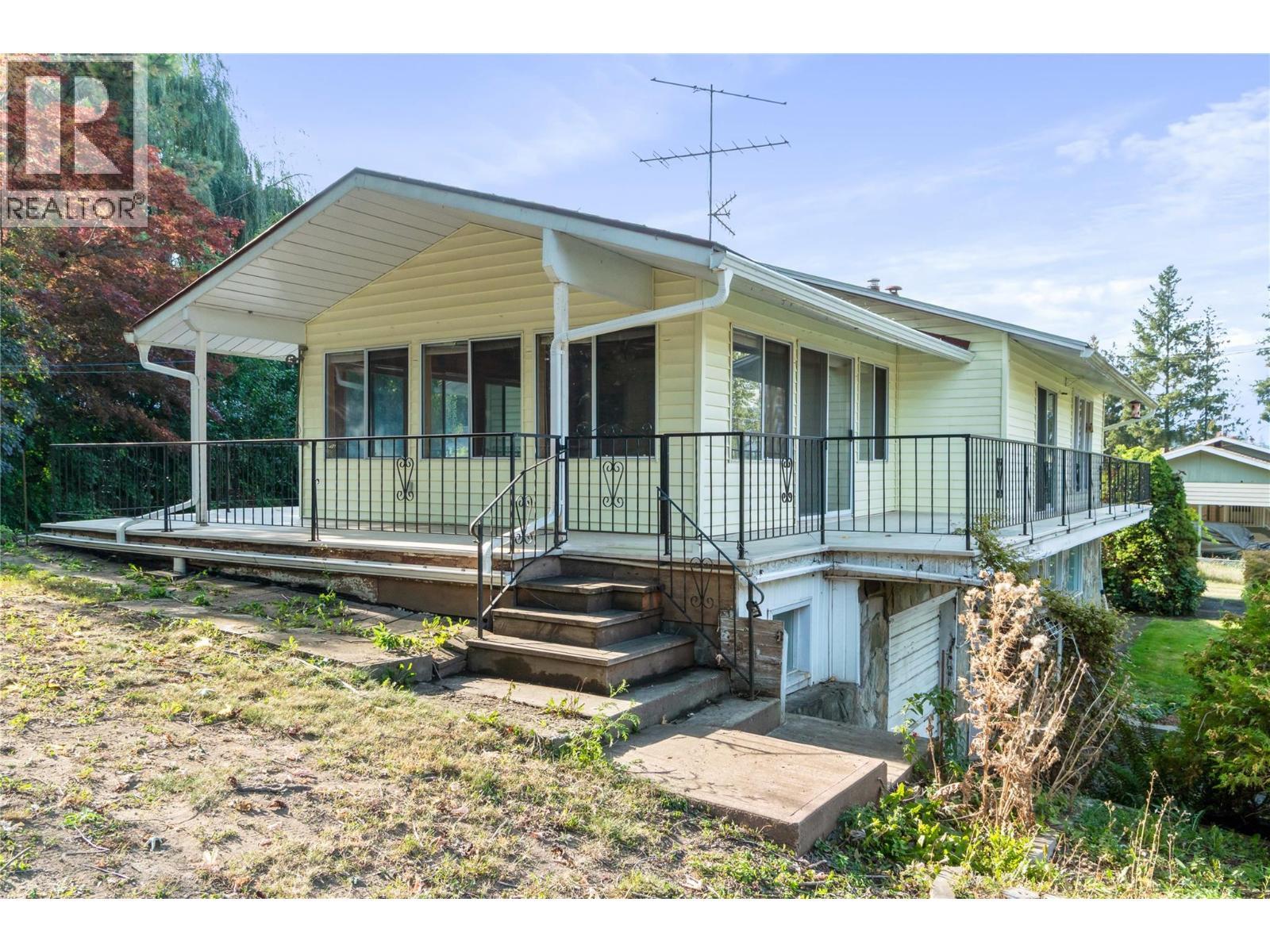 2602 Blind Bay Road. Blind Bay, British Columbia