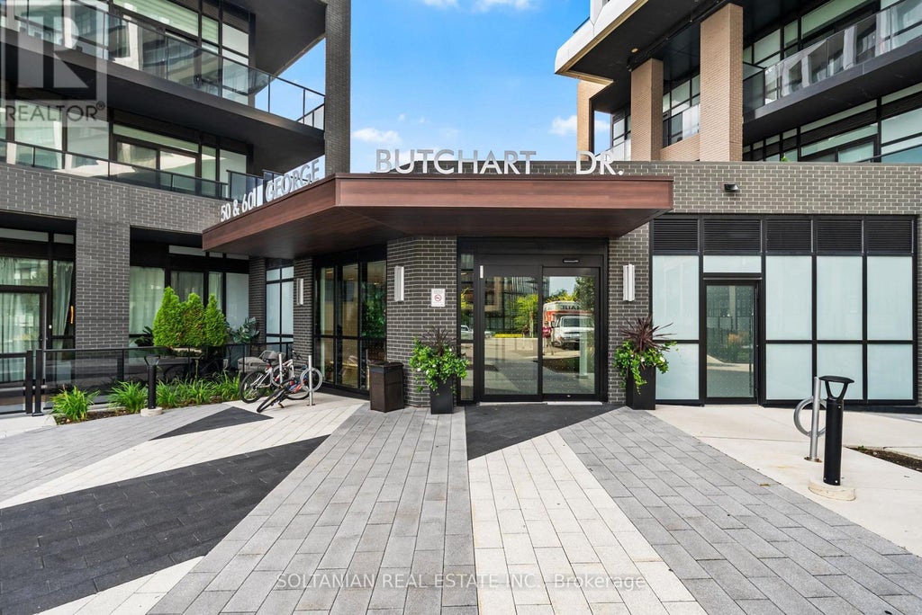 810 - 50 George Butchart Drive, Toronto (downsview-Roding-Cfb)