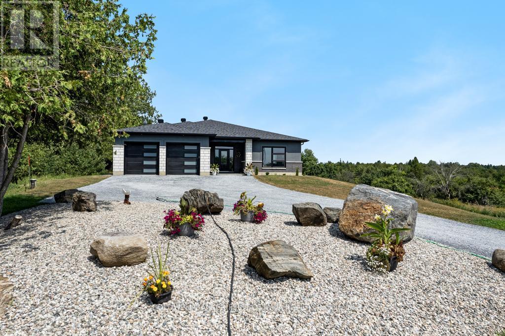 456 Pine Grove Road, Lanark Highlands