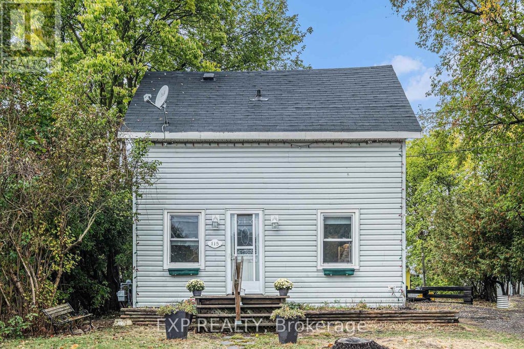 115 Nelson Street E, Carleton Place