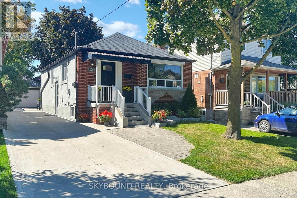 100 Lankin Boulevard, Toronto (east York)