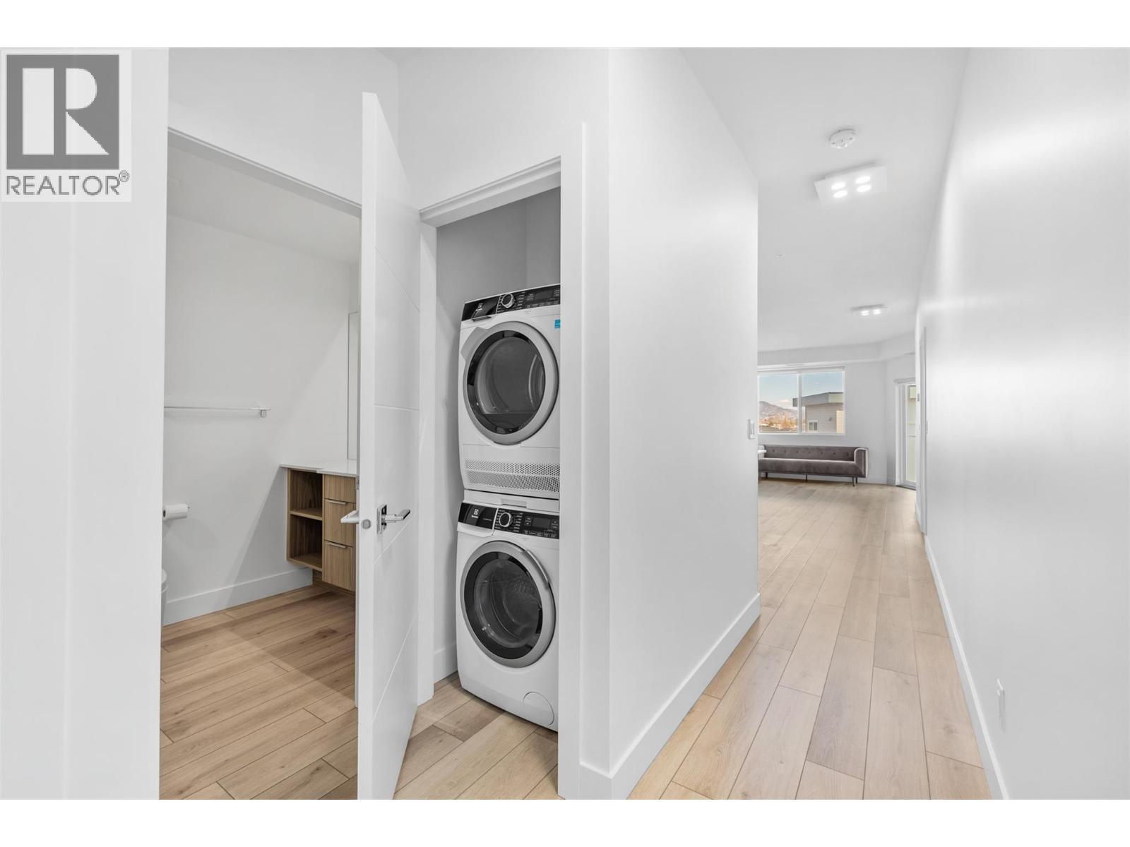 3634 Mission Springs Drive Unit# 401b. Kelowna, British Columbia