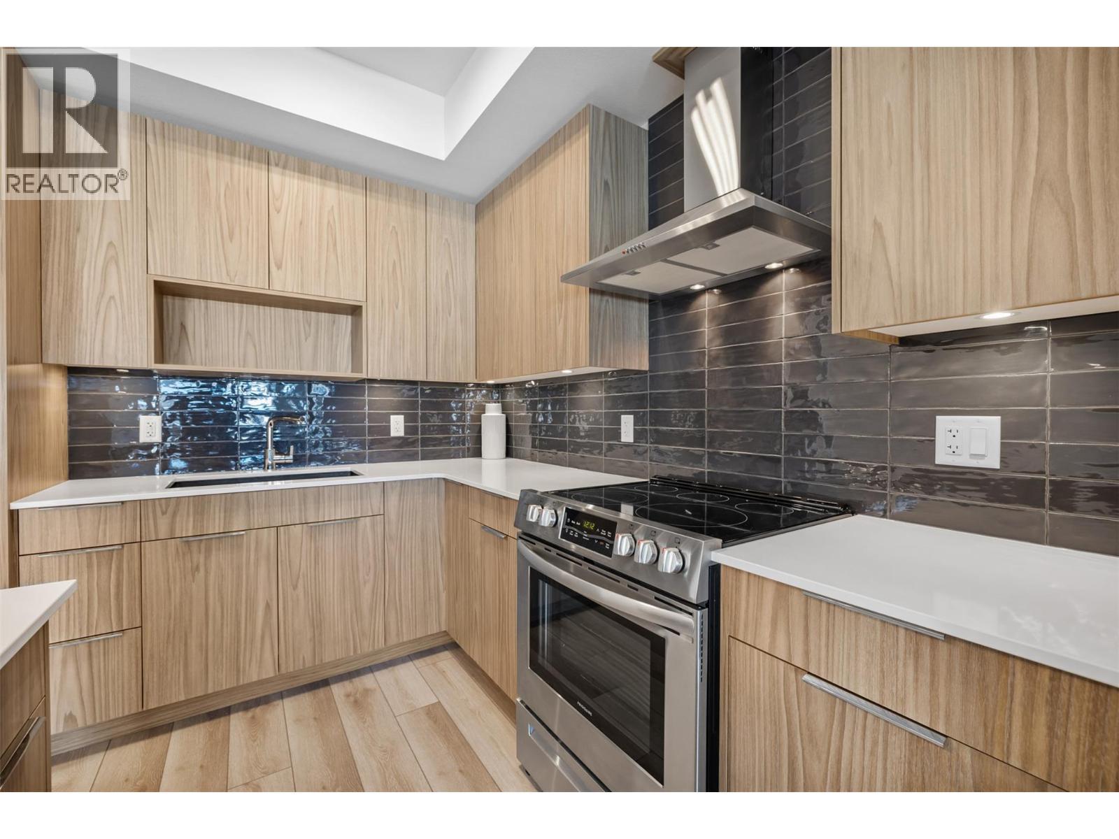 3634 Mission Springs Drive Unit# 401b. Kelowna, British Columbia