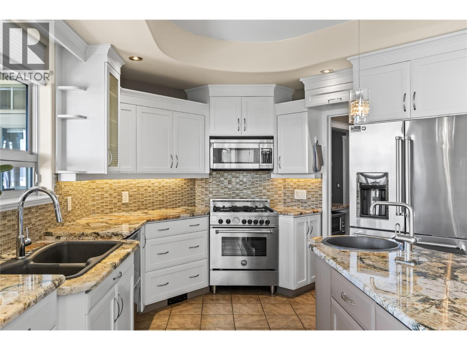 1778 Vineyard Drive. West Kelowna, British Columbia