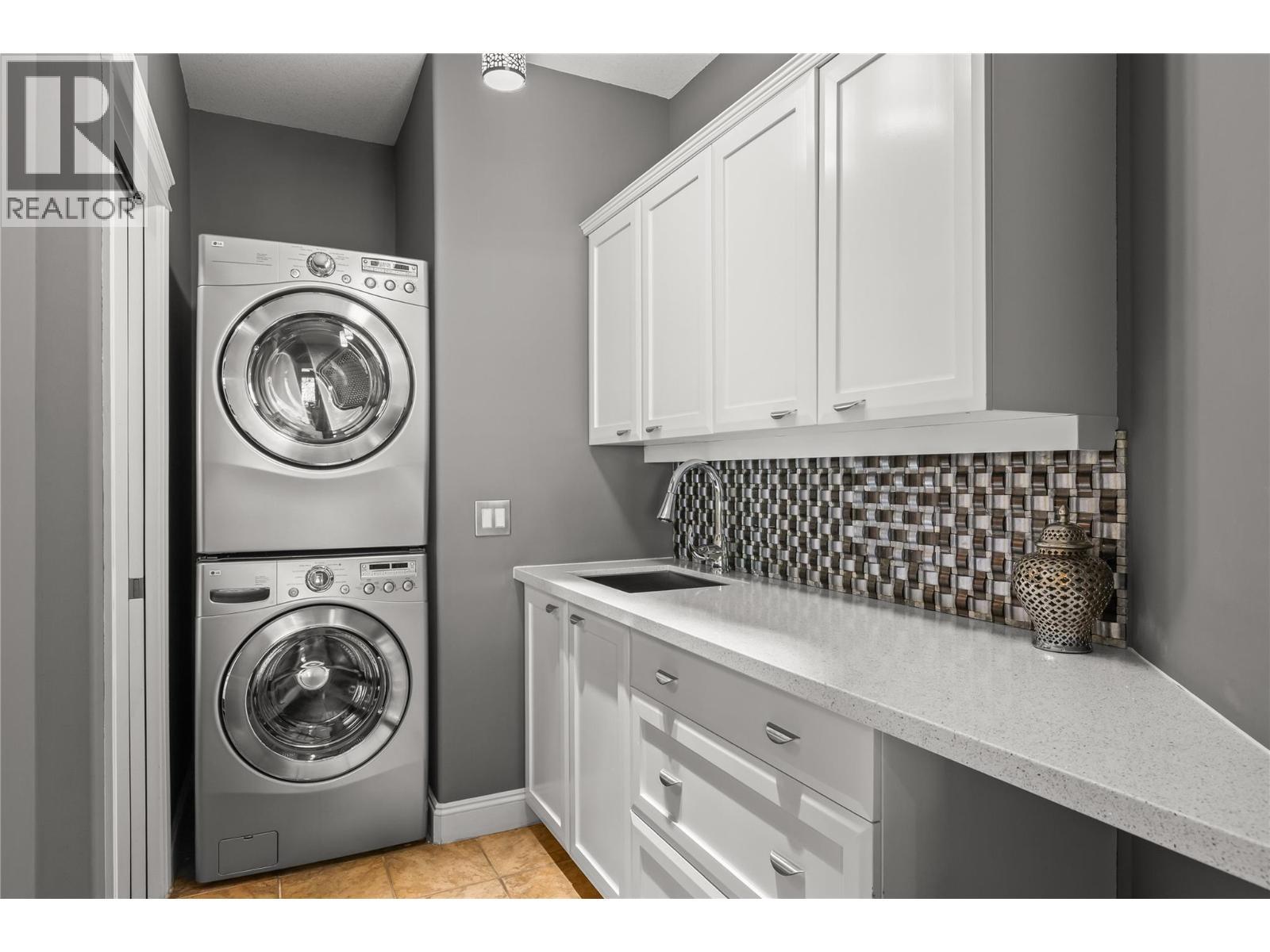 1778 Vineyard Drive. West Kelowna, British Columbia