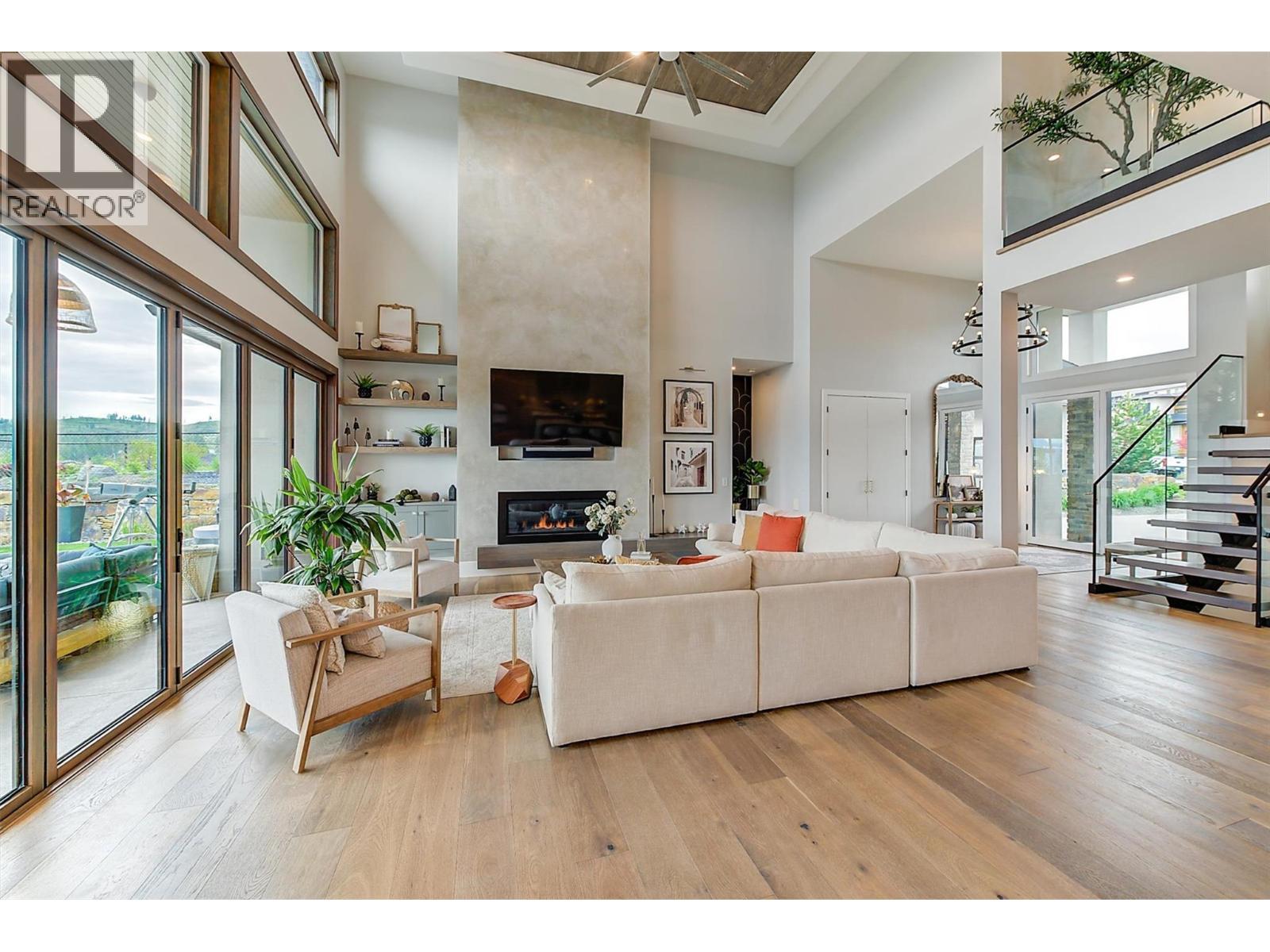 1612 Vincent Place. Kelowna, British Columbia