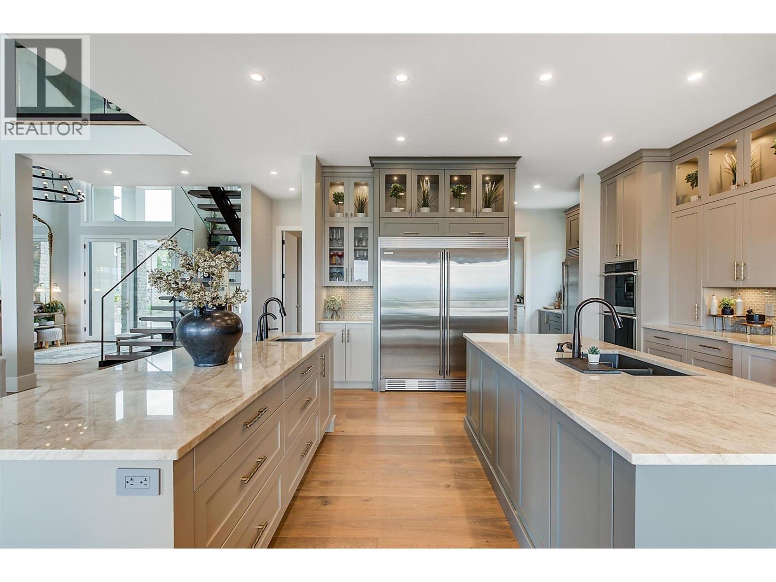 1612 Vincent Place. Kelowna, British Columbia