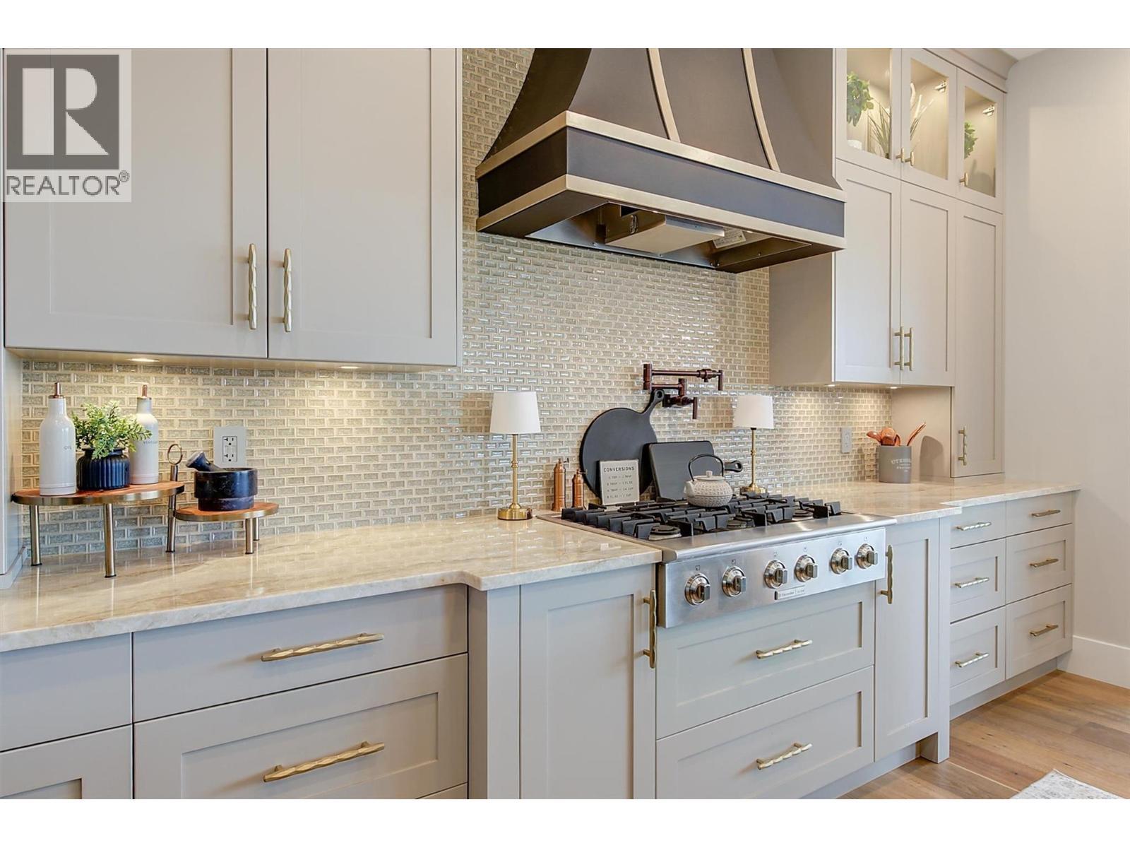 1612 Vincent Place. Kelowna, British Columbia