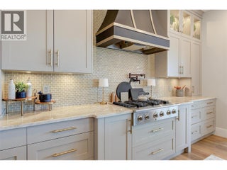 1612 Vincent Place. Kelowna, British Columbia