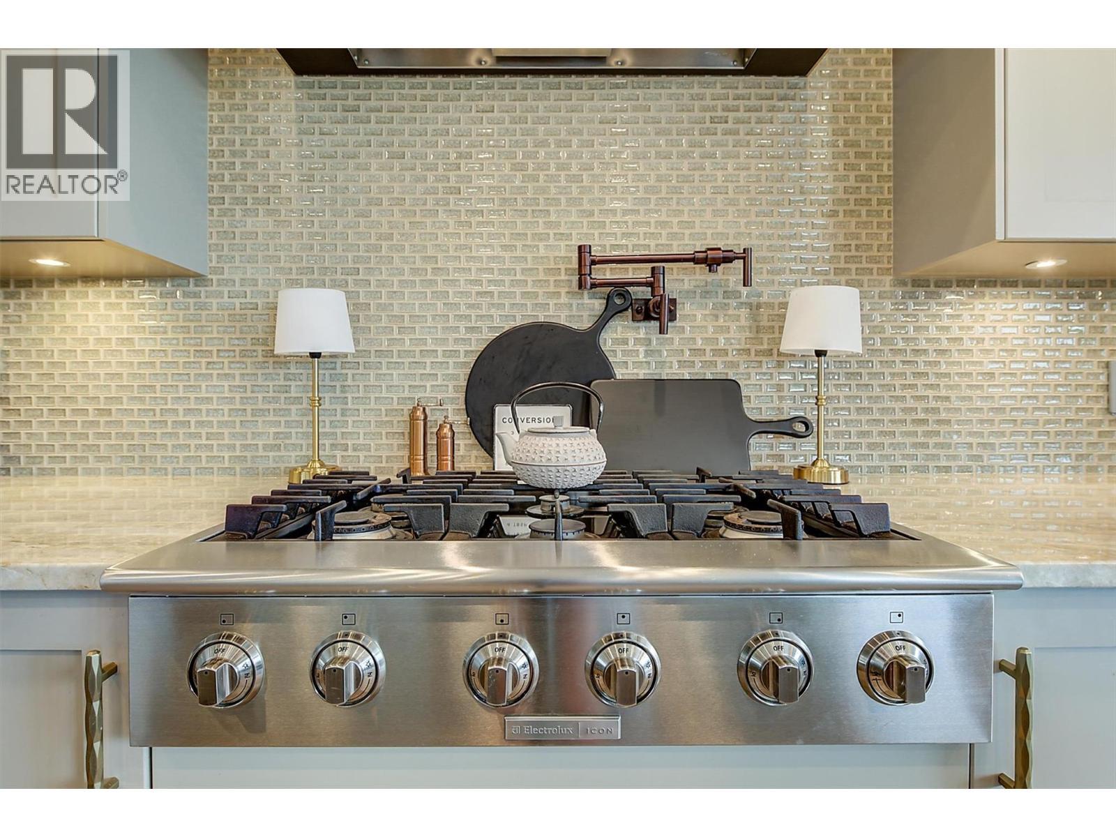 1612 Vincent Place. Kelowna, British Columbia