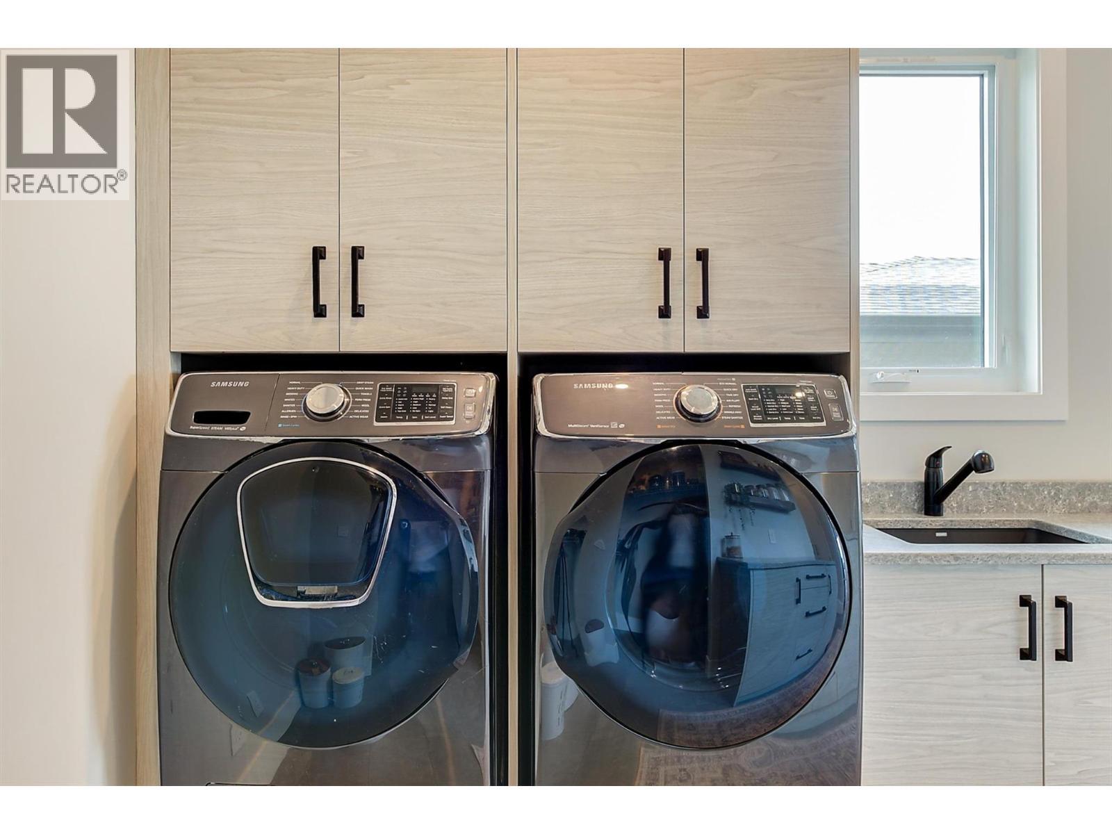 1612 Vincent Place. Kelowna, British Columbia