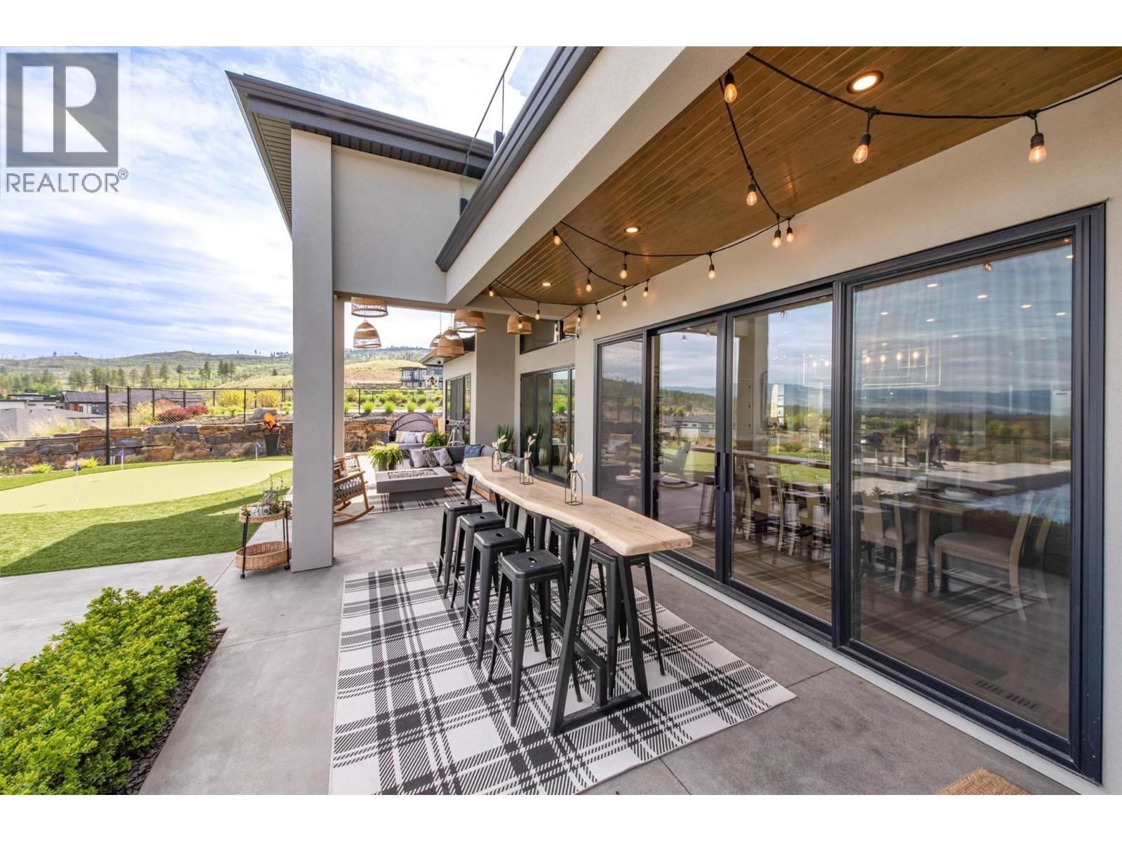 1612 Vincent Place. Kelowna, British Columbia