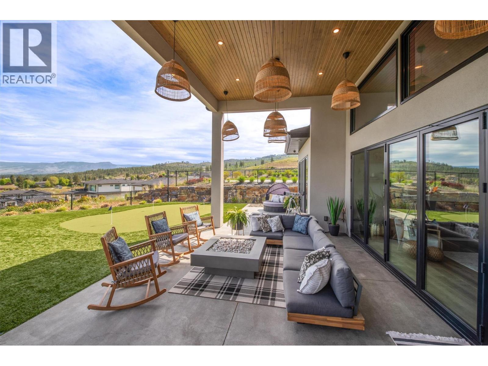 1612 Vincent Place. Kelowna, British Columbia