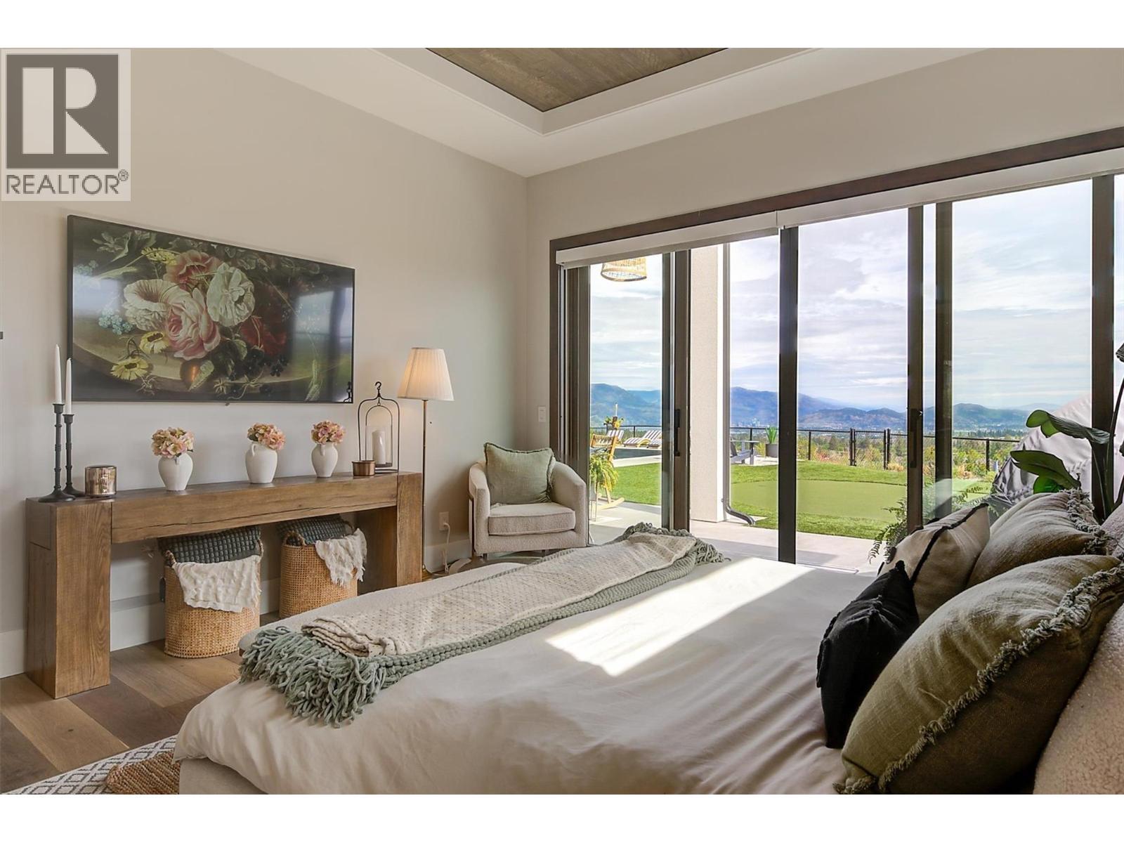 1612 Vincent Place. Kelowna, British Columbia