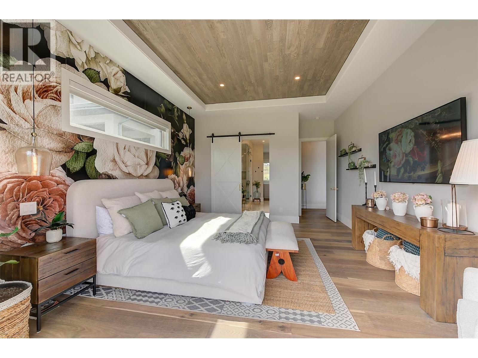 1612 Vincent Place. Kelowna, British Columbia