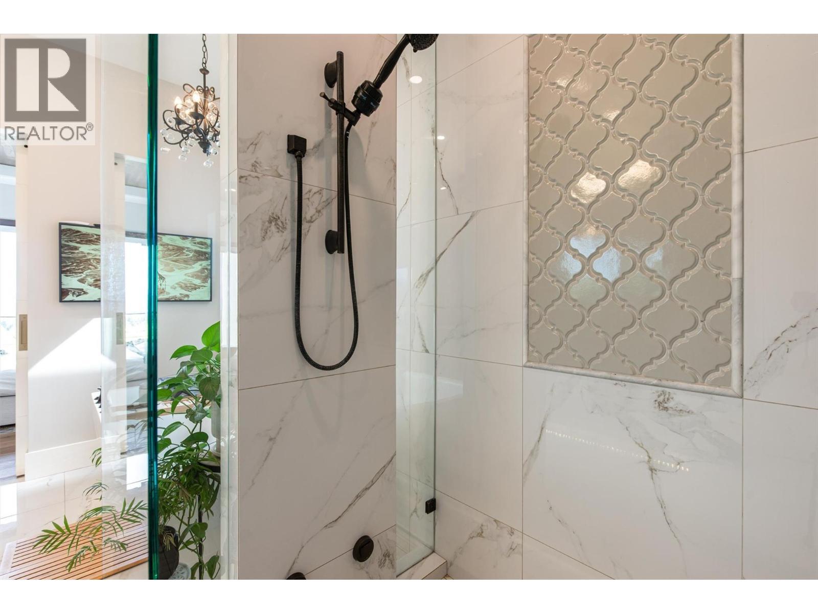 1612 Vincent Place. Kelowna, British Columbia