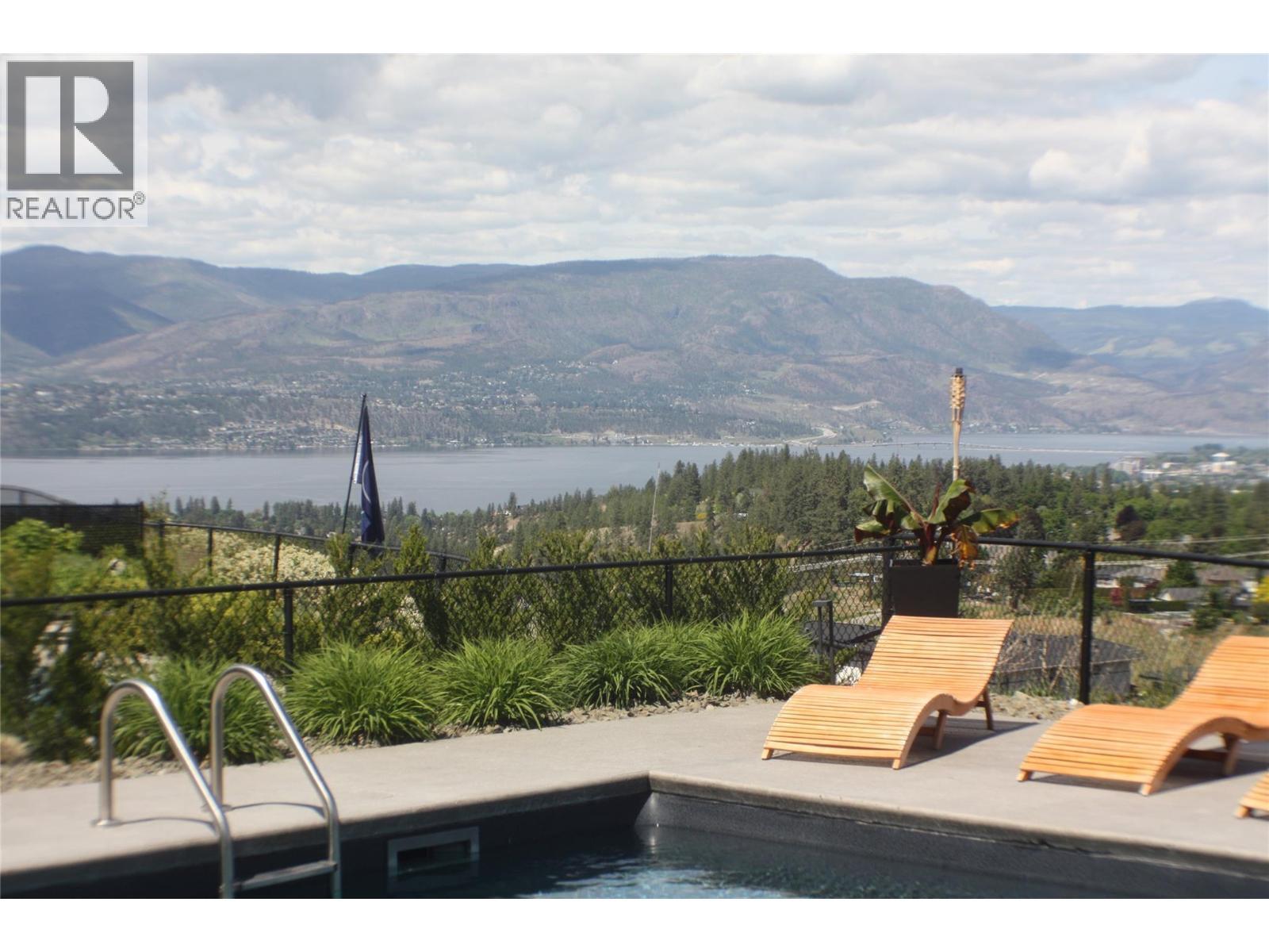 1612 Vincent Place. Kelowna, British Columbia