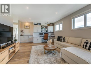 1612 Vincent Place. Kelowna, British Columbia