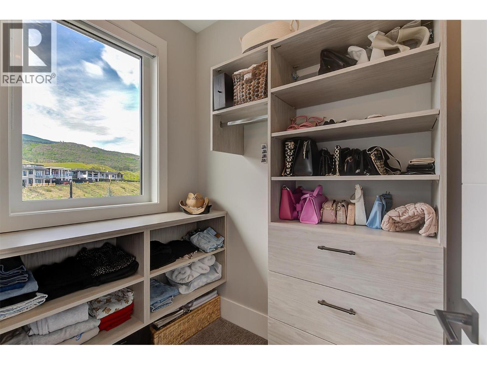 1612 Vincent Place. Kelowna, British Columbia