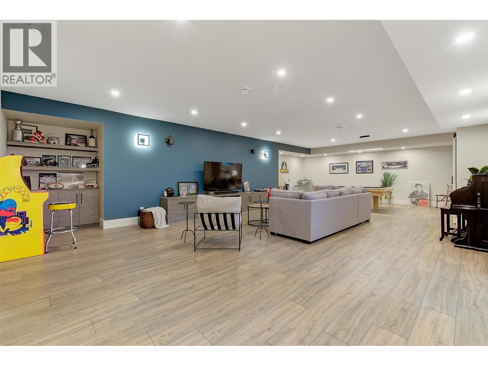 1612 Vincent Place. Kelowna, British Columbia