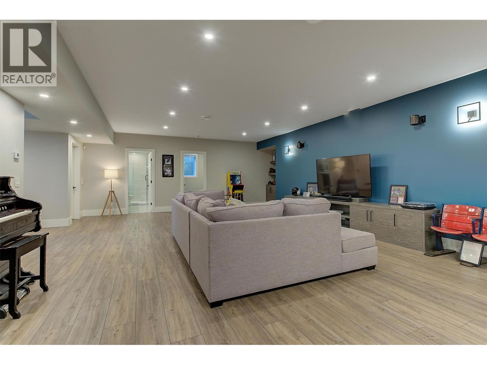 1612 Vincent Place. Kelowna, British Columbia