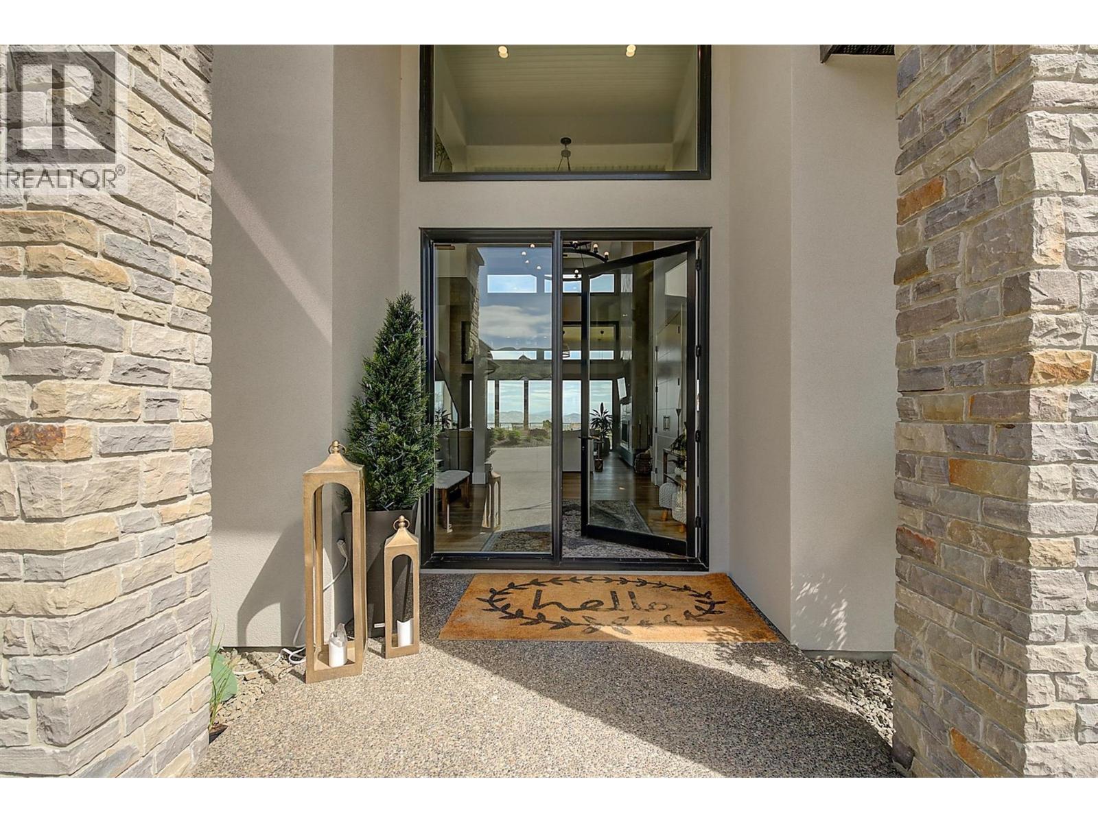 1612 Vincent Place. Kelowna, British Columbia