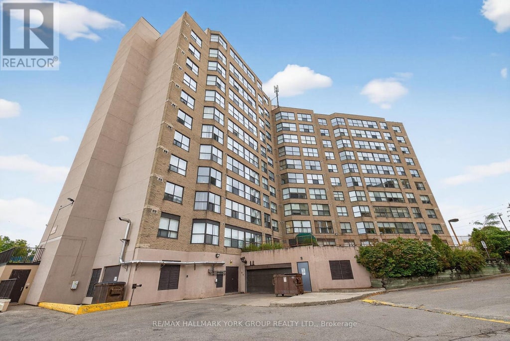 906 - 250 Davis Drive, Newmarket (central Newmarket)