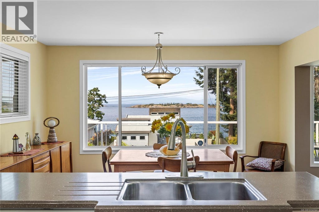 3022 Park Place, Nanoose Bay