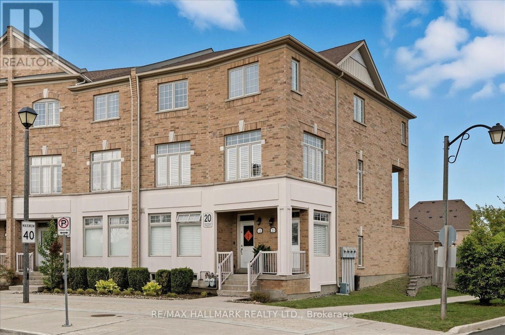23 - 20 Greensborough Villag Circle, Markham (greensborough)
