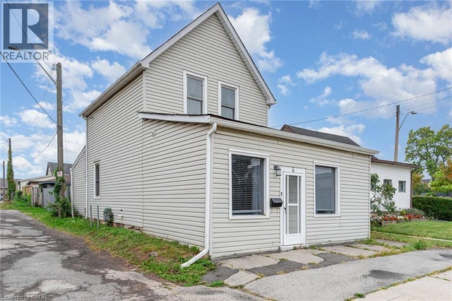 4 Robins Avenue, Hamilton