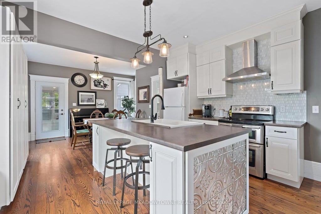 14 Verney Street, Guelph (exhibition Park)