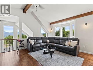 2672 Mckenzie Road. Sorrento, British Columbia