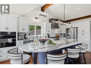 2672 Mckenzie Road. Sorrento, British Columbia