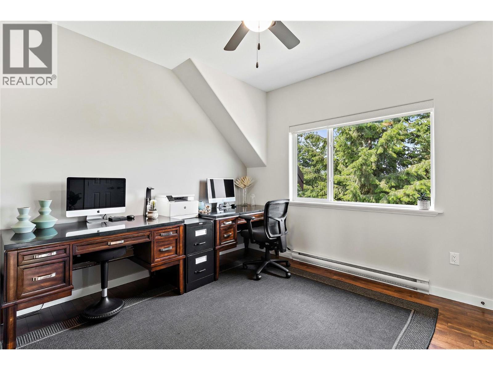 2672 Mckenzie Road. Sorrento, British Columbia