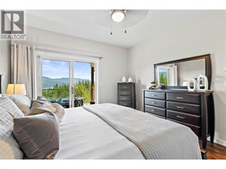 2672 Mckenzie Road. Sorrento, British Columbia
