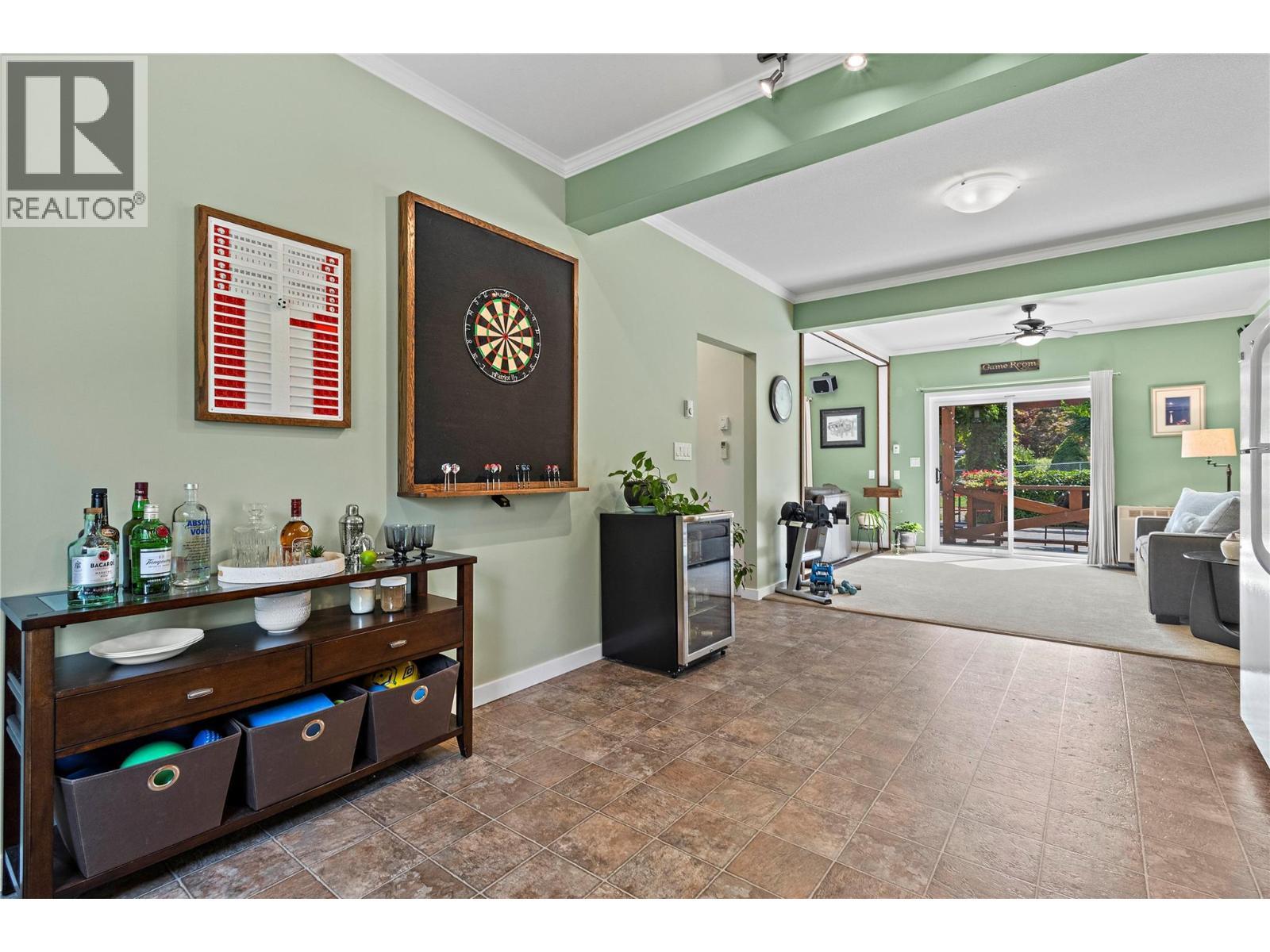 2672 Mckenzie Road. Sorrento, British Columbia