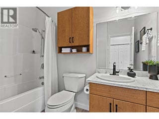 2672 Mckenzie Road. Sorrento, British Columbia