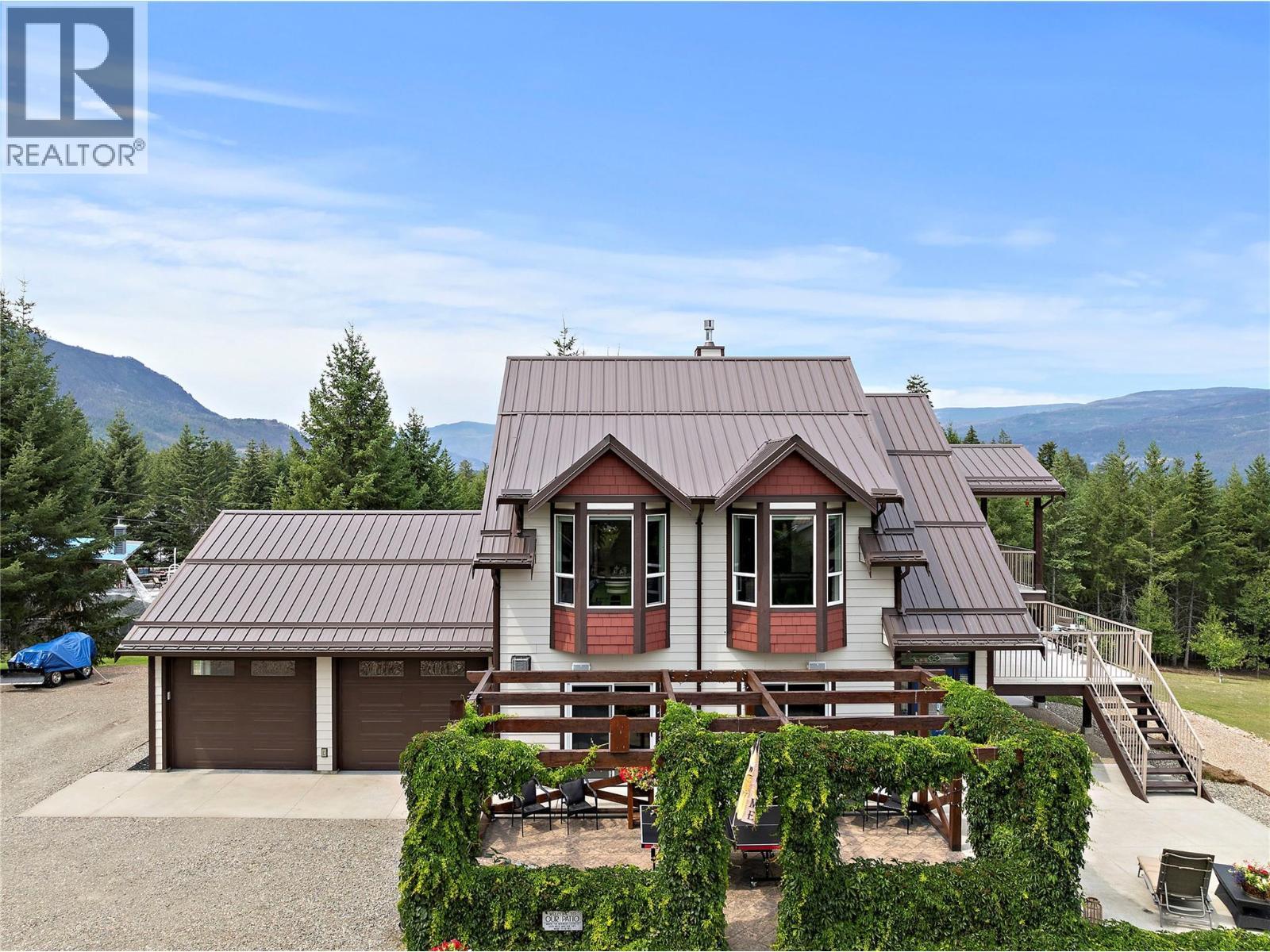 2672 Mckenzie Road. Sorrento, British Columbia