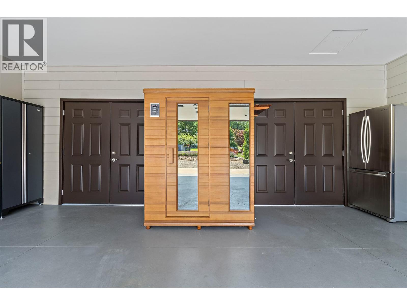 2672 Mckenzie Road. Sorrento, British Columbia