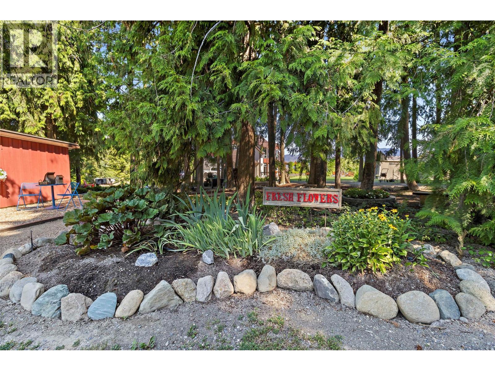 2672 Mckenzie Road. Sorrento, British Columbia