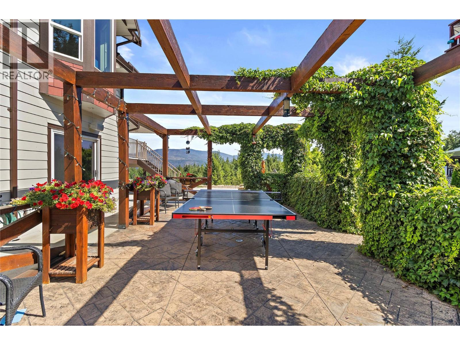 2672 Mckenzie Road. Sorrento, British Columbia