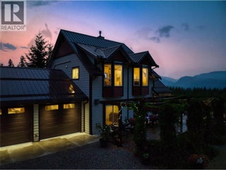 2672 Mckenzie Road. Sorrento, British Columbia