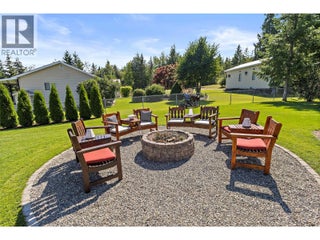 2672 Mckenzie Road. Sorrento, British Columbia