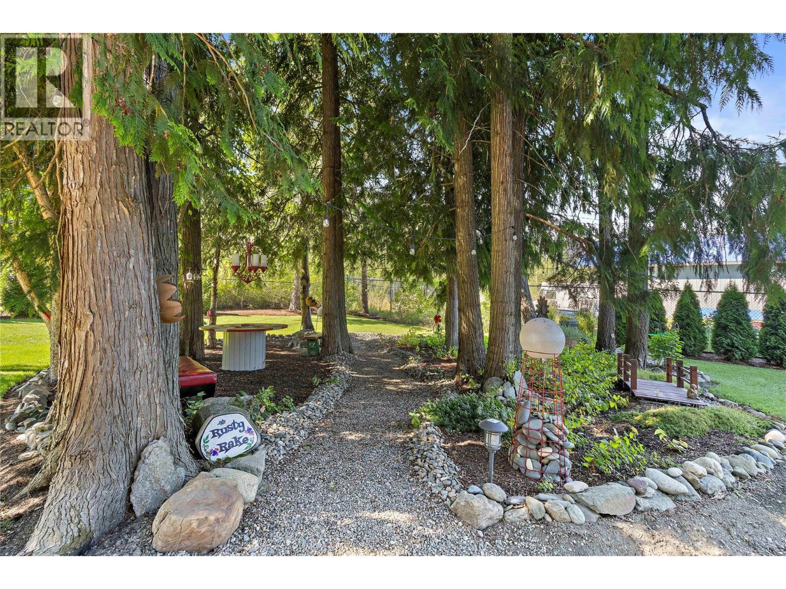 2672 Mckenzie Road. Sorrento, British Columbia