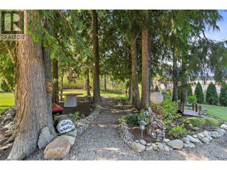 2672 Mckenzie Road. Sorrento, British Columbia
